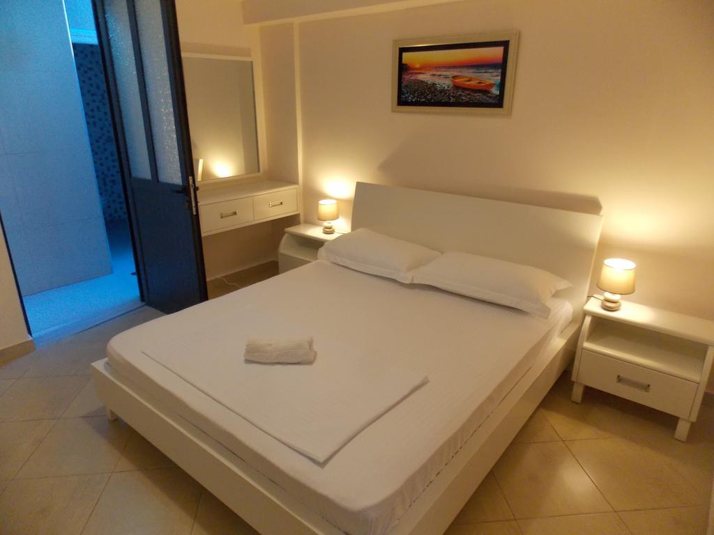 Amber Apartments Sarandë Exterior foto